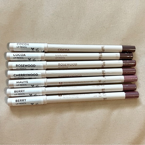 Red Aspen Other - Red Aspen Lip Liner Set